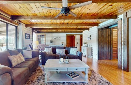 Munds Park House | Whispering Pines Lakehouse