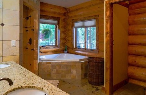 Baker City Cabin | Whispering Pines Lodge, Views! Hot Tub! Sleeps 16+