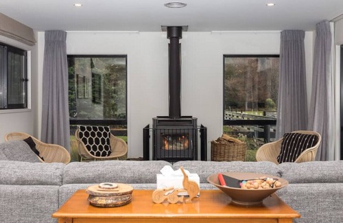 Lake Coleridge House | Whispering Pines Lake Coleridge