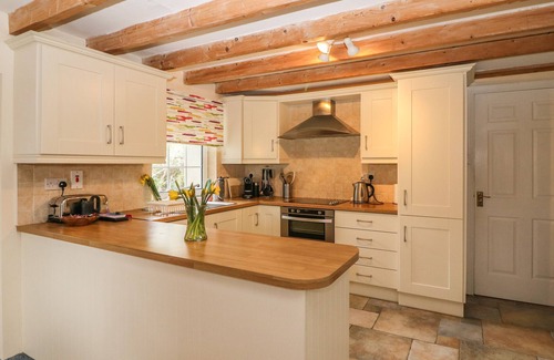 Ahakista Cottage | WHISPERING PINES, pet friendly in Kilcrohane, County Cork