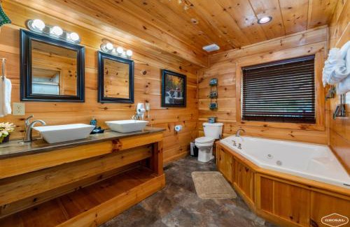 Gatlinburg - Pigeon Forge Ski Chalet | Whispering Pines Retreat By Ghosal Luxury Lodging