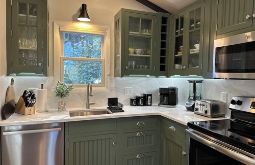 Newbury House | Whispering Pines - Your Stylish Nature Retreat