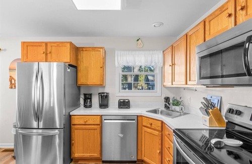 Chincoteague House | Whispering Pines on Chincoteague - Dog Friendly!