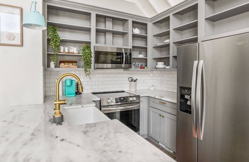 Deer Lake Cottage | Whispering Palms