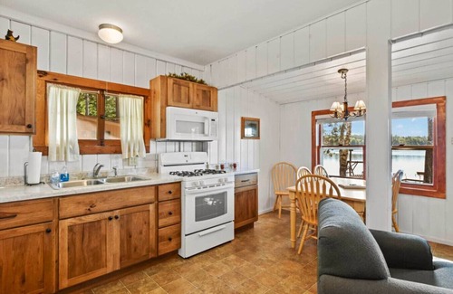 St Germain Cabin | Whispering Waters Bayview Resort Cabin 4