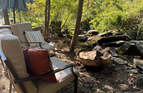 Cosby Apartment | Whispering Waters: Dome Getaway