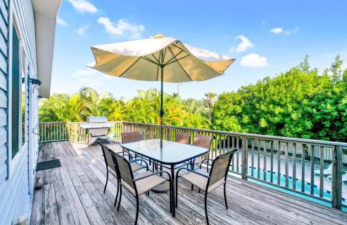 Anna Maria House | Whispering Whale Retreat