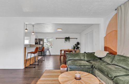 Fayetteville House | Whispering Willow Retreat - 14 min to Rafting & NRG
