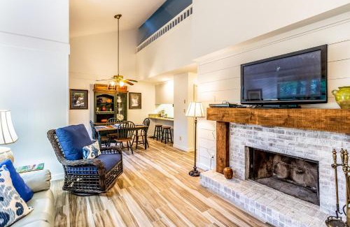 Sapphire Apartment | Whispering Woods Retreat