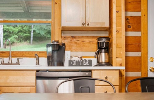 Whittier Apartment | Whistler Retreat, Hot Tub, Fireplace, and Views!