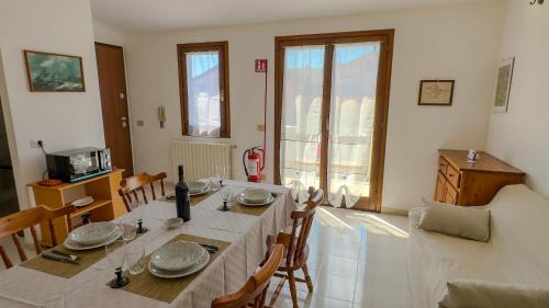 Olbia Apartment | White City Center Apartment