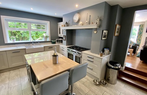 Cultra House | White Cottage - Quaint & cosy railway cottage just a stone's throw from beach