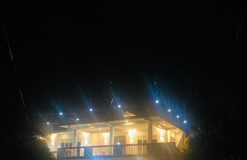 Doluwa House | White Eco Villa