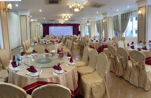 Ha Tinh Hotel | White Hotel