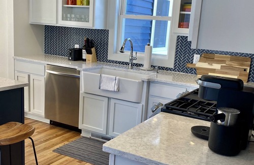 Montague House | White Lake view bright newly renovated cottage