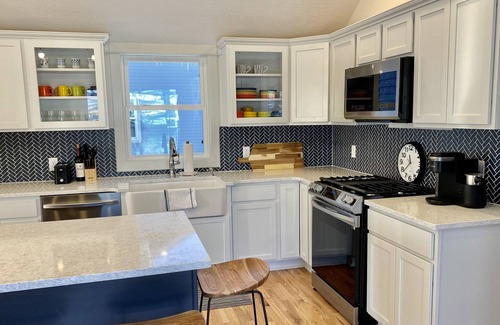 Montague House | White Lake view bright newly renovated cottage