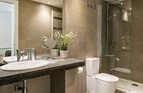 Les Corts Apartment | White Loft