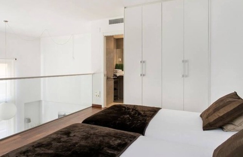 Les Corts Apartment | White Loft