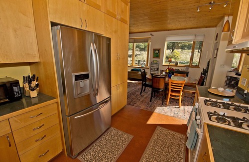 Baca Grande House | White Lotus House - 2 BR, 2.5 Bath Luxury Sanctuary in Crestone, Colorado