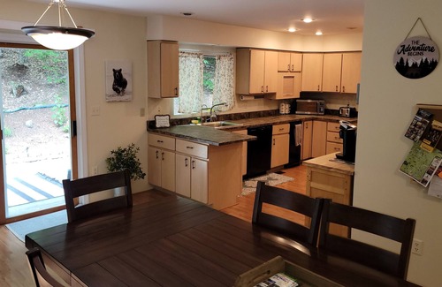 Campton House | White Mountain 5 Bedroom+ House featuring 2 Master Suites