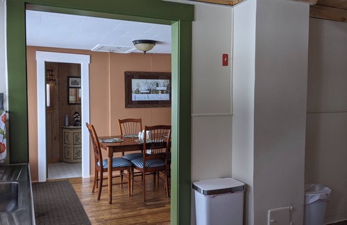 Bethlehem Cottage | White Mountain Cozy Cottage of Bethlehem with hot tub