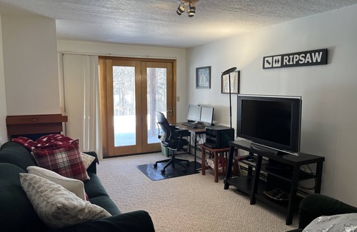 Lincoln House | White Mountain Living at its finest! Close to pool and clubhouse!