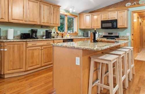 North Haverhill House | White MountainGetaway w/Hot Tub|Play area|Fire Pit