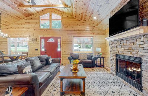 White Oak Lodge House | White Oak Haven