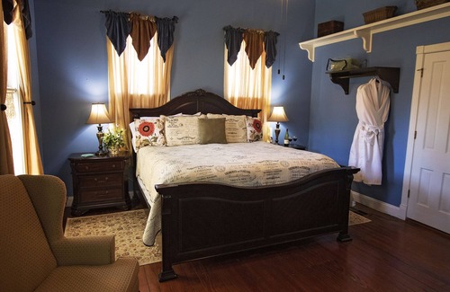 Jefferson Bed & Breakfast | White Oak Manor Bed & Breakfast