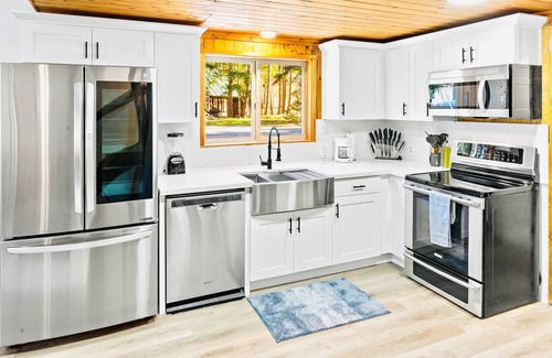 Packwood House | White Pass Wonder - Hot Tub, Wifi, Wood Stove