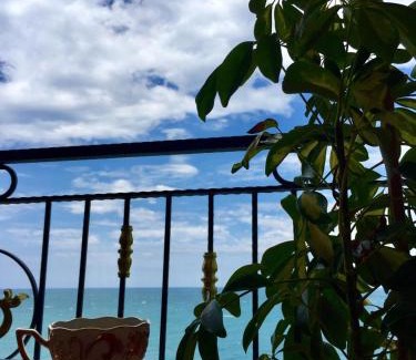 Akcaabat Apartment | White Pearl