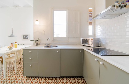 El Parc i la Llacuna del Poblenou Apartment | White Penthouse Apartment