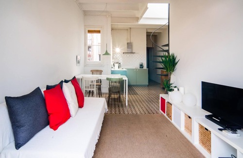 El Parc i la Llacuna del Poblenou Apartment | White Penthouse Apartment