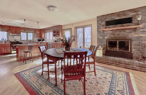 Cass Lake House | White Pine Lodge- secluded lakehome on 40 acres, click pic for Fall deals