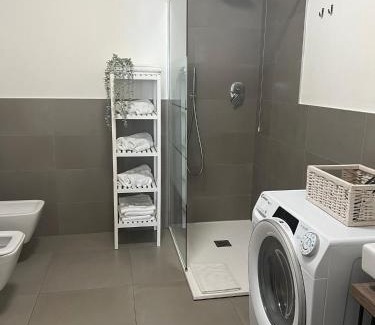 San Donato-San Vitale Apartment | White Roses- free park Mazzini Sant'orsola