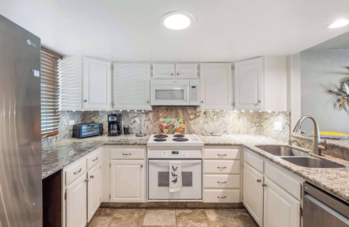 Kahaluu Bay Condo | White Sands Village #217 – Perfect Tropical Escape