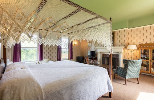 Geneva Hotel | White Springs Manor a Belhurst Property