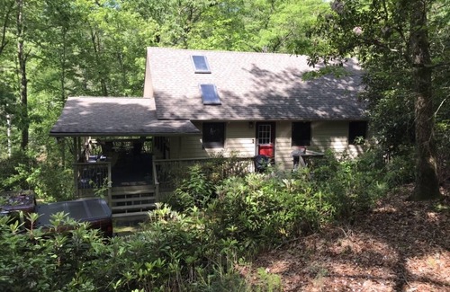 Pisgah Forest House | White Squirrel Lodge - Family friendly, pond & stream, breezy porches & wildlife