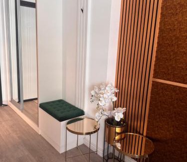Mamaia-Sat Hotel | White Titanic 5 stele