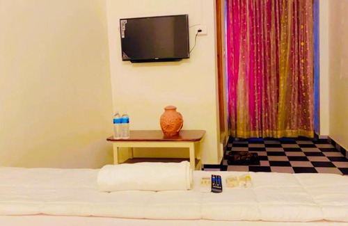Kalapettai House | White Town Residency (Near Rock Beach)