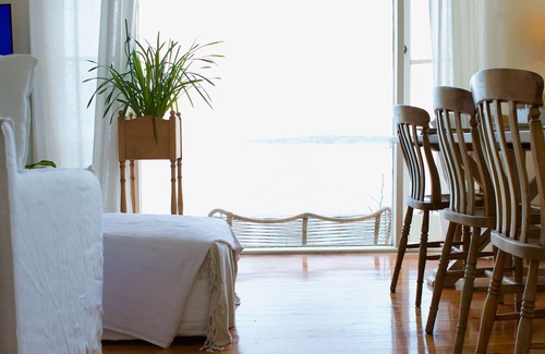 Bundeena House | White Wings at Bundeena Beachfront Cottage
