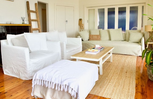 Bundeena House | White Wings at Bundeena Beachfront Cottage