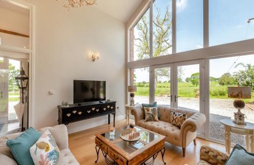 Wing House | Whitehill Lodge - Uk47194