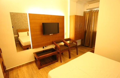 Alattur Hotel | Whitehouse Residency