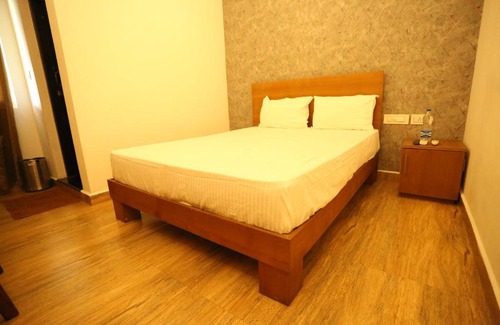 Alattur Hotel | Whitehouse Residency