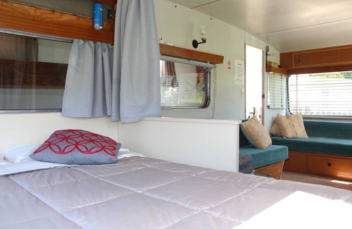 Colville House | Whitestar Station Caravan With adjoined Annex