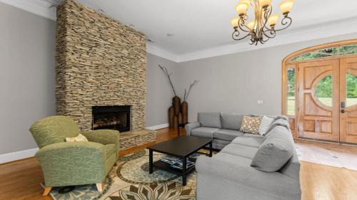 Troutman House | Whitetail Cove by AvantStay Lakefront w Pool Private Dock Sleeps 20