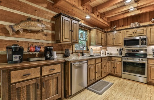 Ellijay Cabin | Whitewater Falls | Ellijay, GA