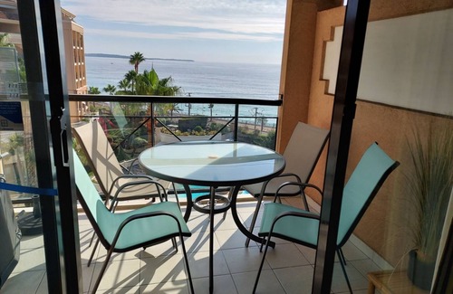 Cannes La Bocca Apartment | Whole apartment, 4 persons, 2 rooms, 3 beds, sea view and free parking