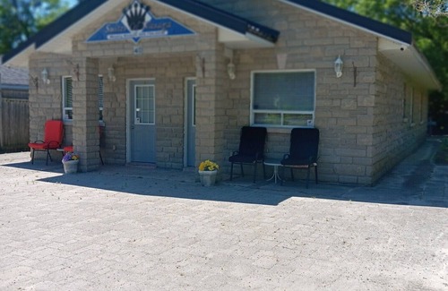 Wasaga Beach House | Whole Building Beach2 - Suites of Wasaga